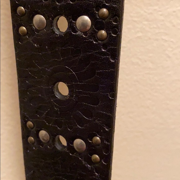 I am selling a belt. - Picture 2 of 2